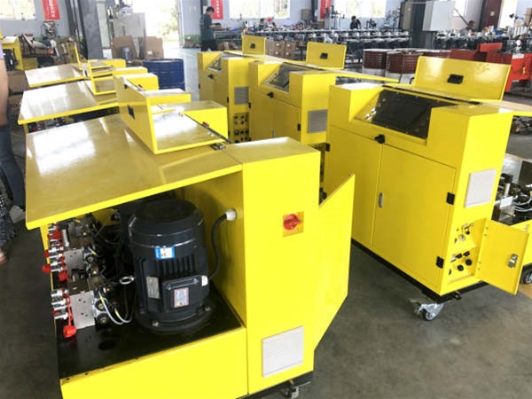 PLC液壓泵站組裝現場