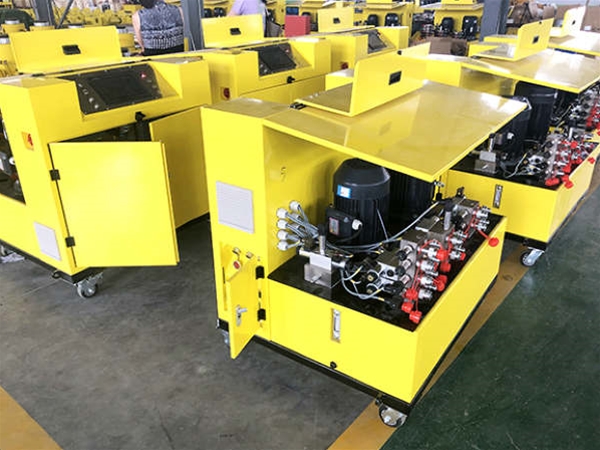 PLC液壓泵站組裝現場