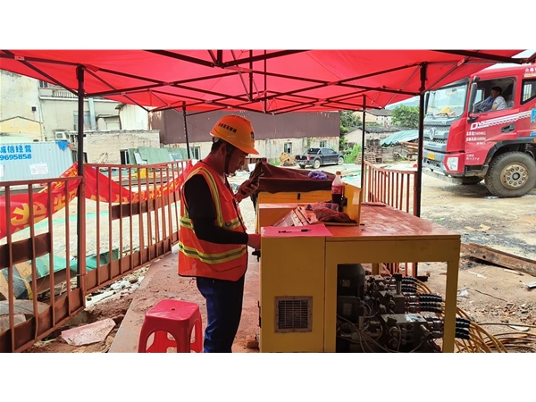 沈海線漳州龍海至詔安段擴(kuò)容工程鋼梁安裝