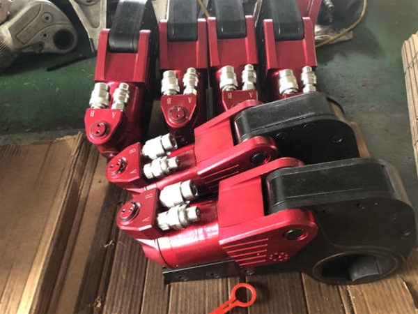 中控液壓扭矩扳手