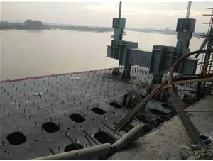 山東超晟輝◆助力佛山市龍翔大橋主橋及引橋鋼箱梁架設工程 